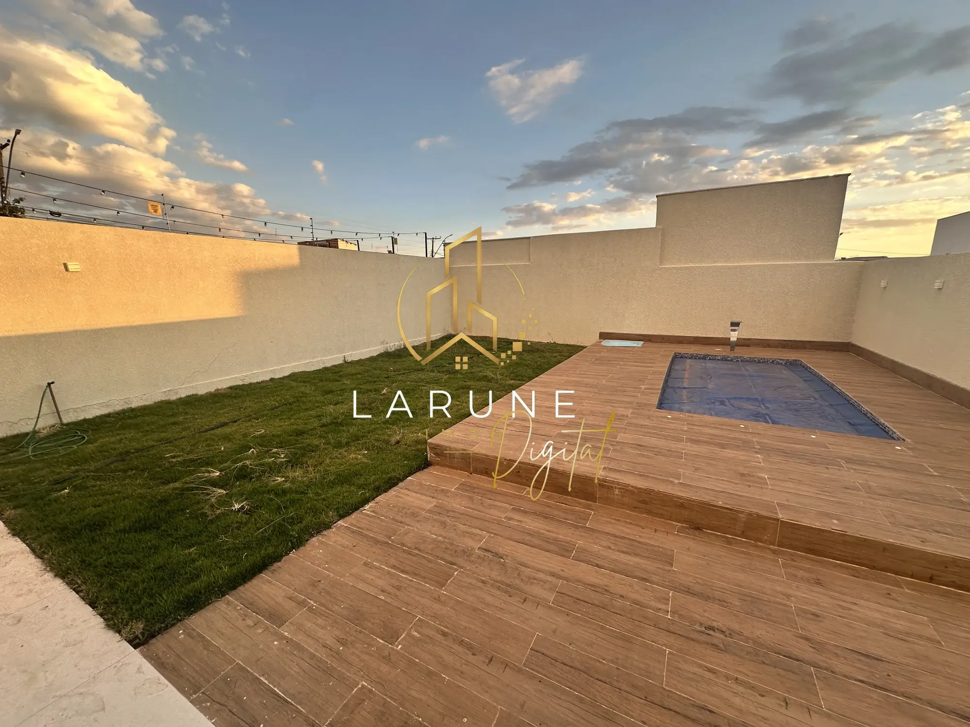 Piscina e quintal da casa no Residencial Prime, em Ponte Alta Norte